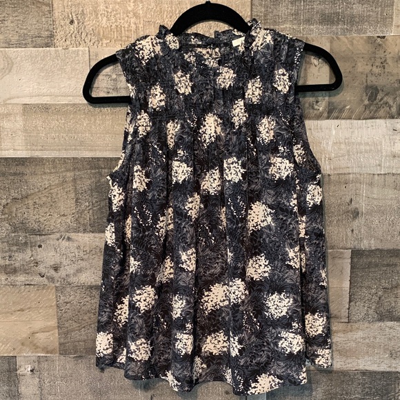 Joie Sleeveless Floral hydrangea top - Picture 14 of 16